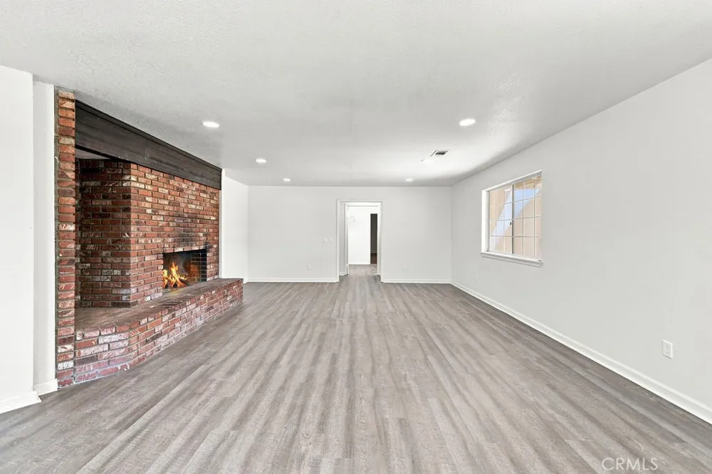 8173 Bandicoot Trail Hesperia, CA 92344