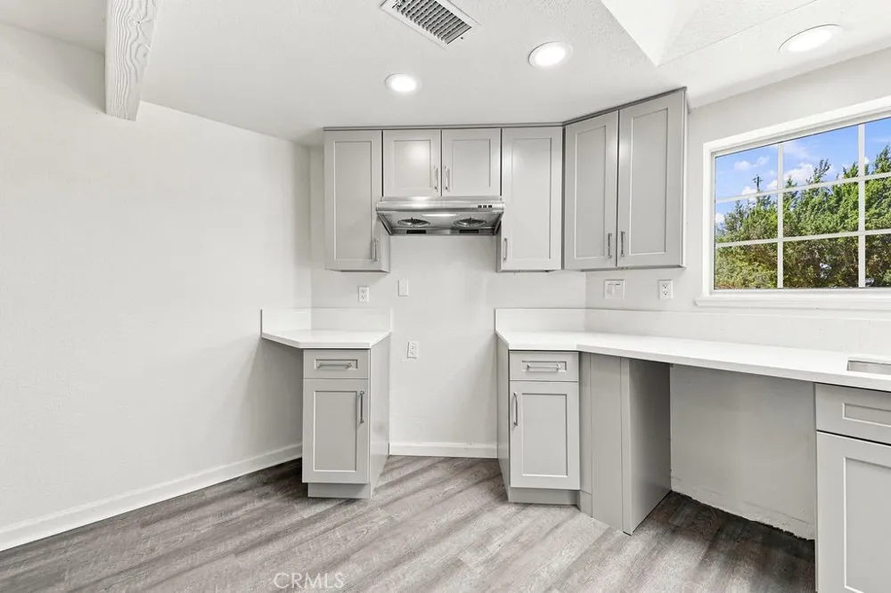 8173 Bandicoot Trail Hesperia, CA 92344