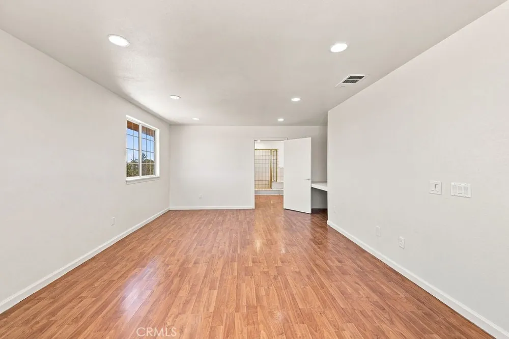 8173 Bandicoot Trail Hesperia, CA 92344