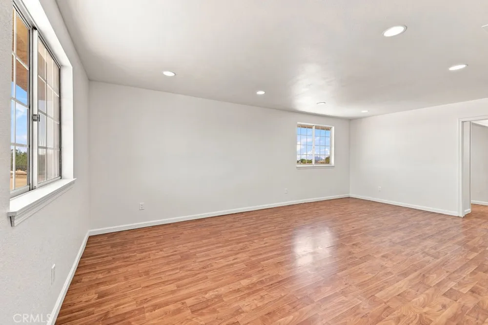8173 Bandicoot Trail Hesperia, CA 92344