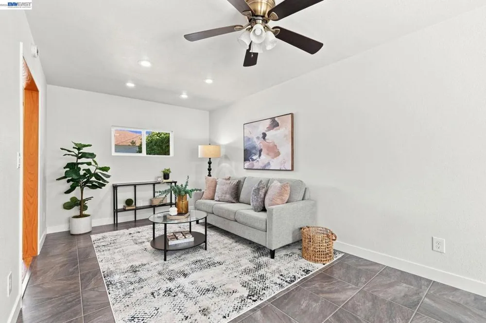 32235 Pulaski Dr Hayward, CA 94544