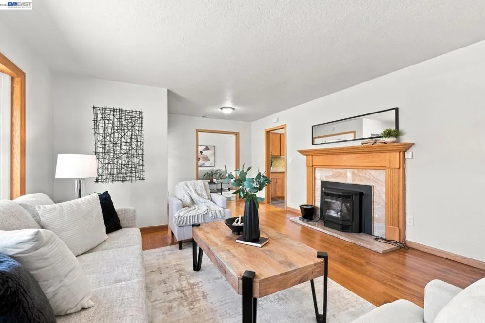 32235 Pulaski Dr Hayward, CA 94544