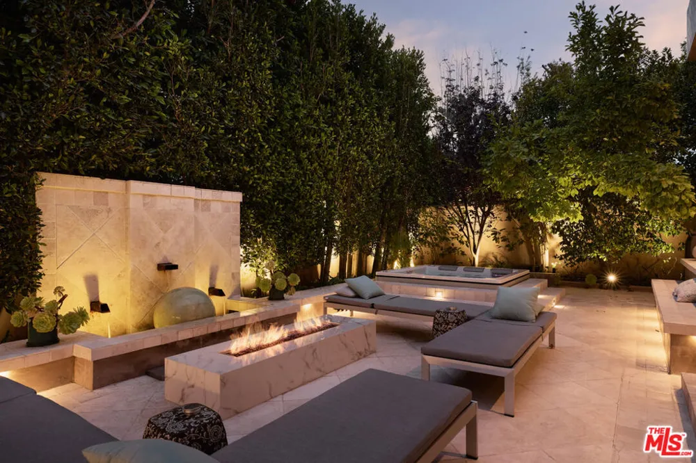 12960 San Vicente Boulevard Los Angeles, CA 90049