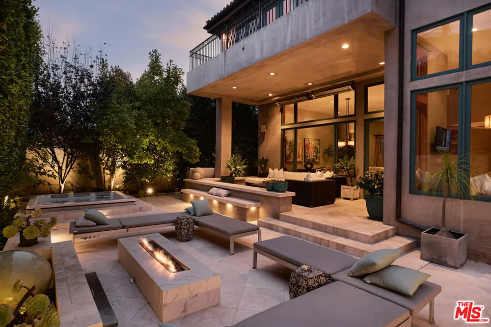 12960 San Vicente Boulevard Los Angeles, CA 90049