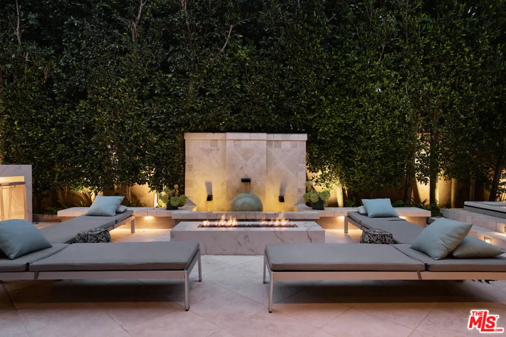 12960 San Vicente Boulevard Los Angeles, CA 90049