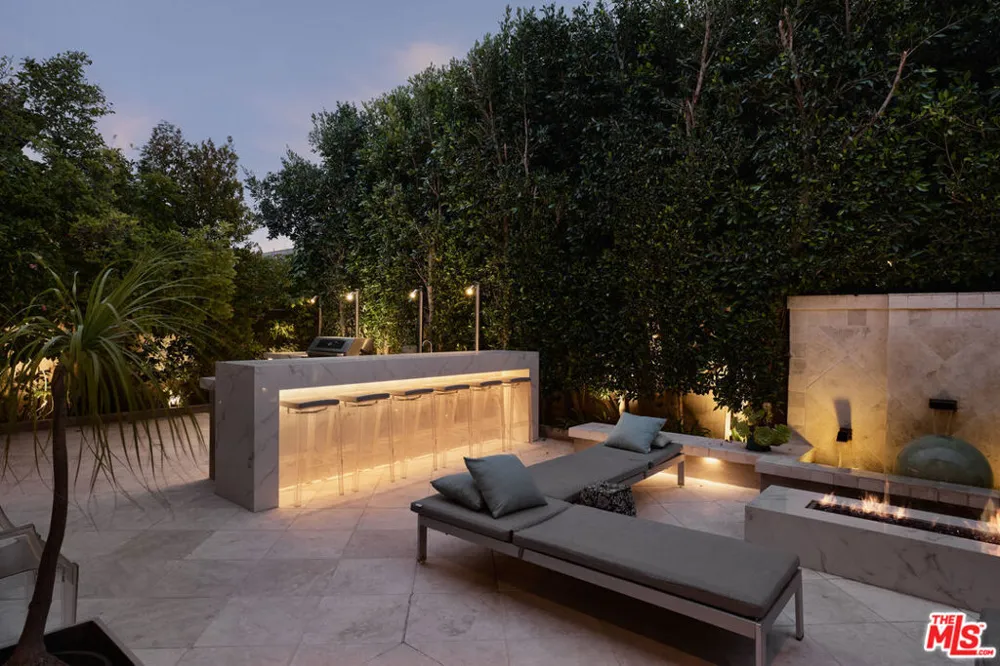 12960 San Vicente Boulevard Los Angeles, CA 90049