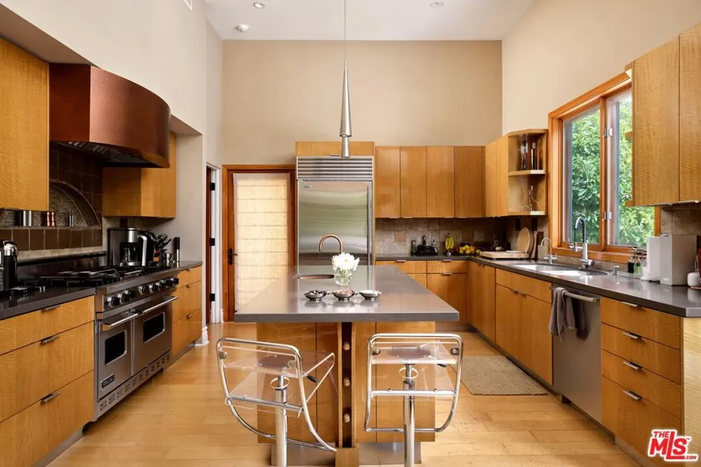12960 San Vicente Boulevard Los Angeles, CA 90049