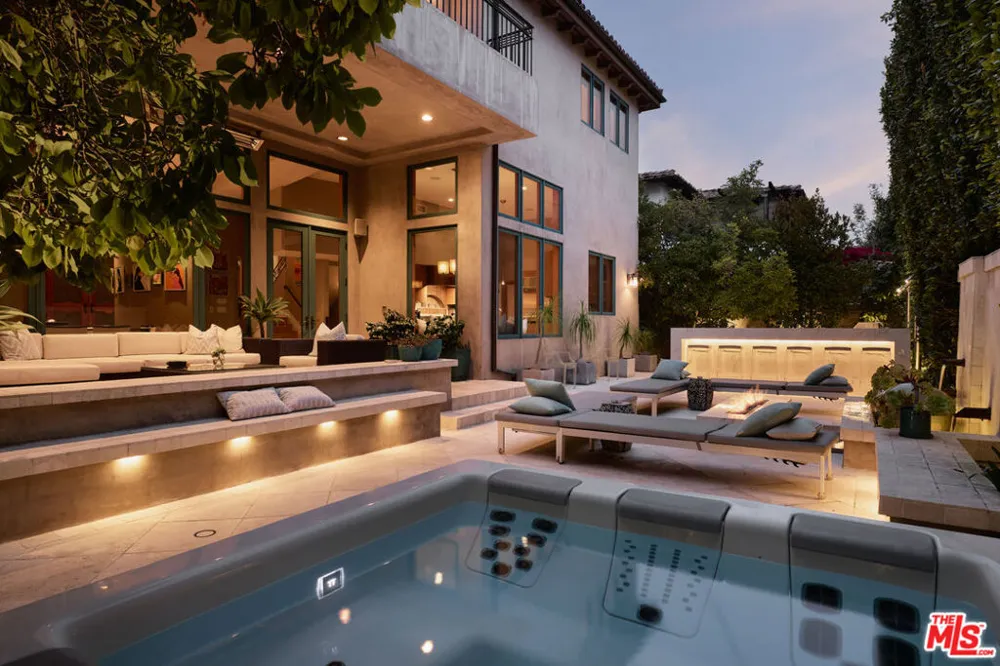 12960 San Vicente Boulevard Los Angeles, CA 90049