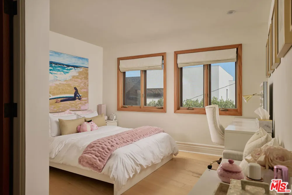 12960 San Vicente Boulevard Los Angeles, CA 90049