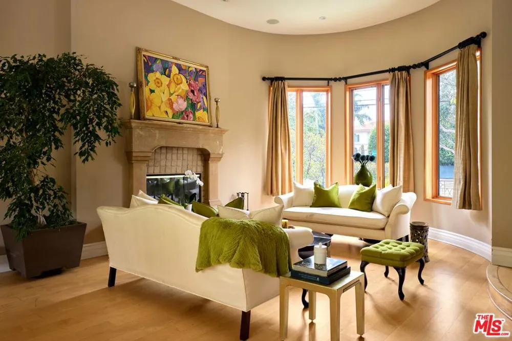 12960 San Vicente Boulevard Los Angeles, CA 90049