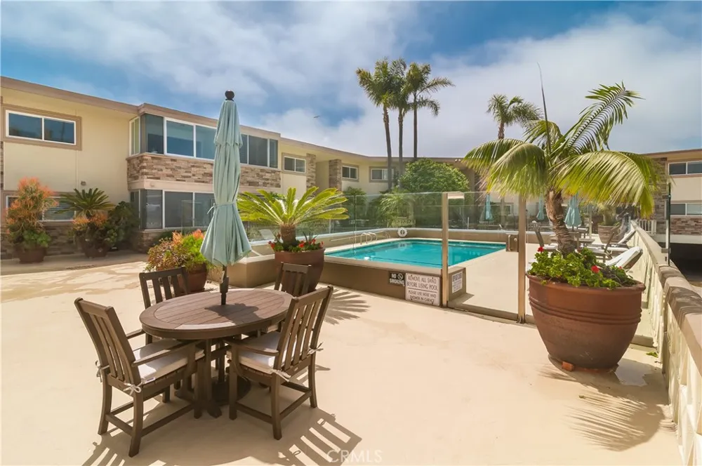 631 Cliff Laguna Beach, CA 92651