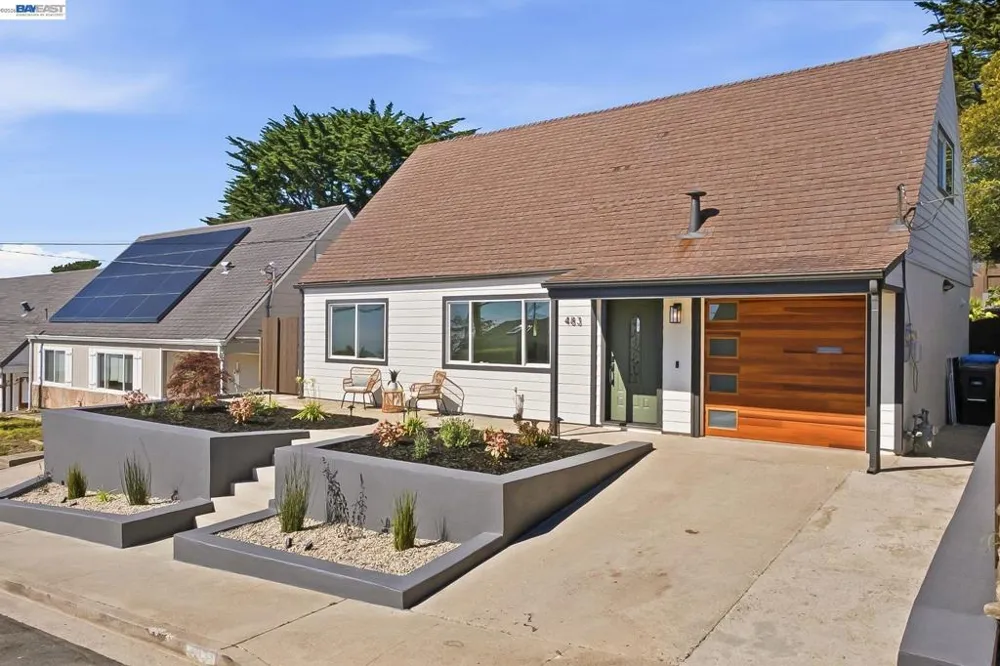 483 Heathcliff Dr Pacifica, CA 94044