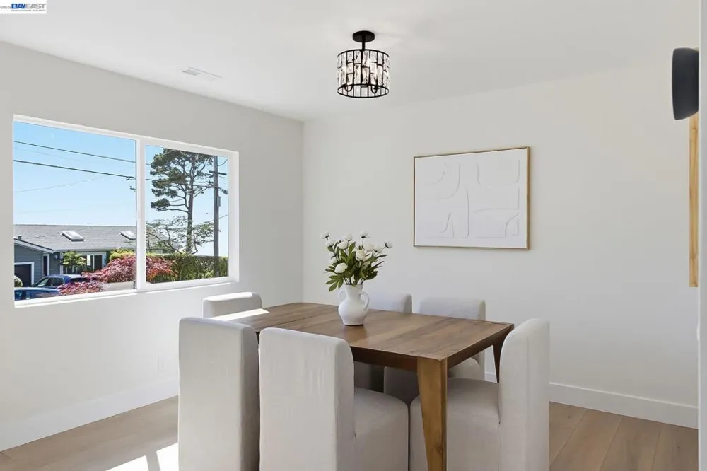 483 Heathcliff Dr Pacifica, CA 94044