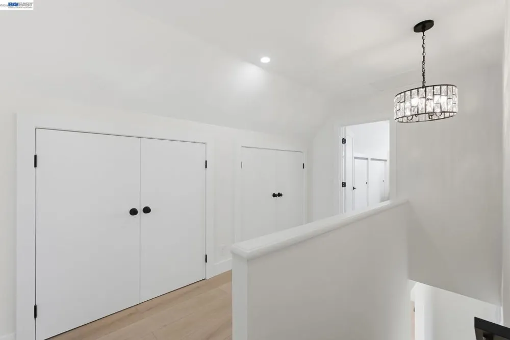 483 Heathcliff Dr Pacifica, CA 94044