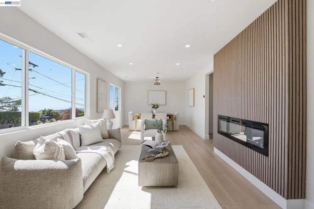 483 Heathcliff Dr Pacifica, CA 94044
