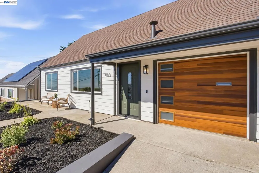 483 Heathcliff Dr Pacifica, CA 94044