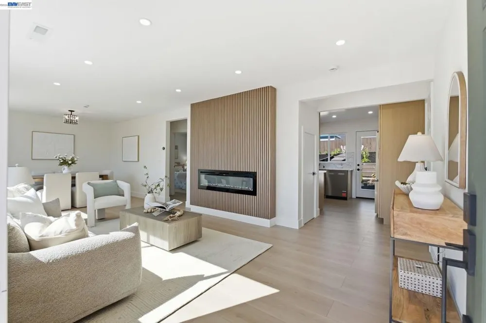 483 Heathcliff Dr Pacifica, CA 94044