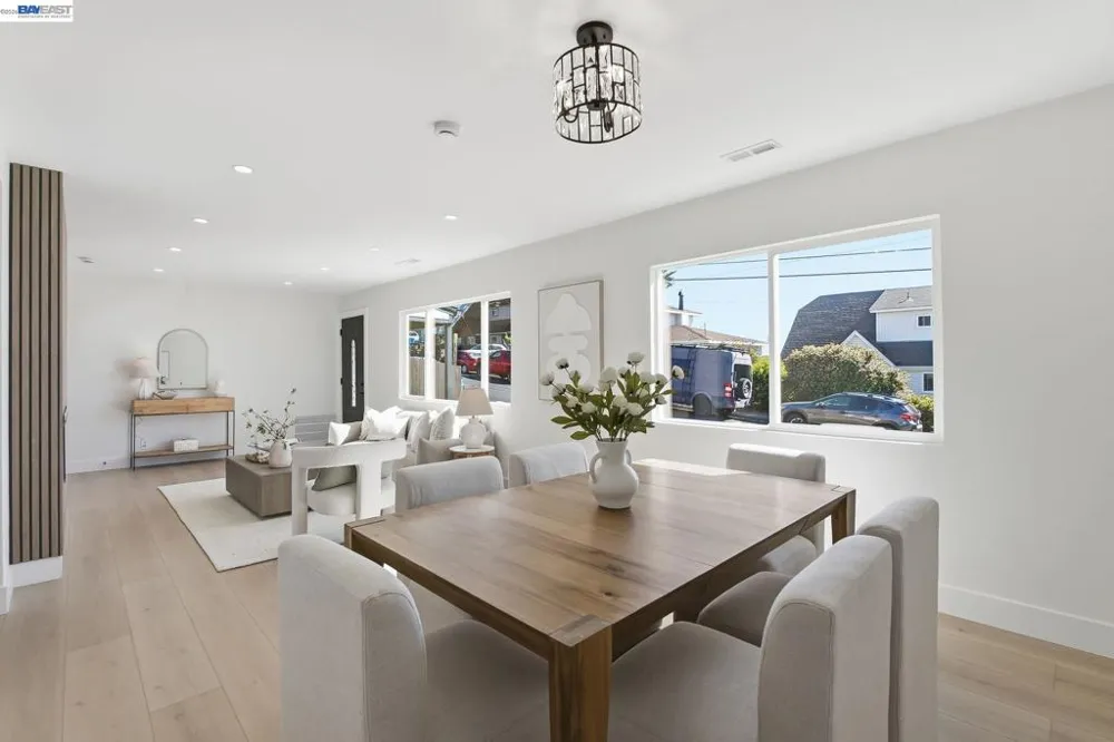 483 Heathcliff Dr Pacifica, CA 94044