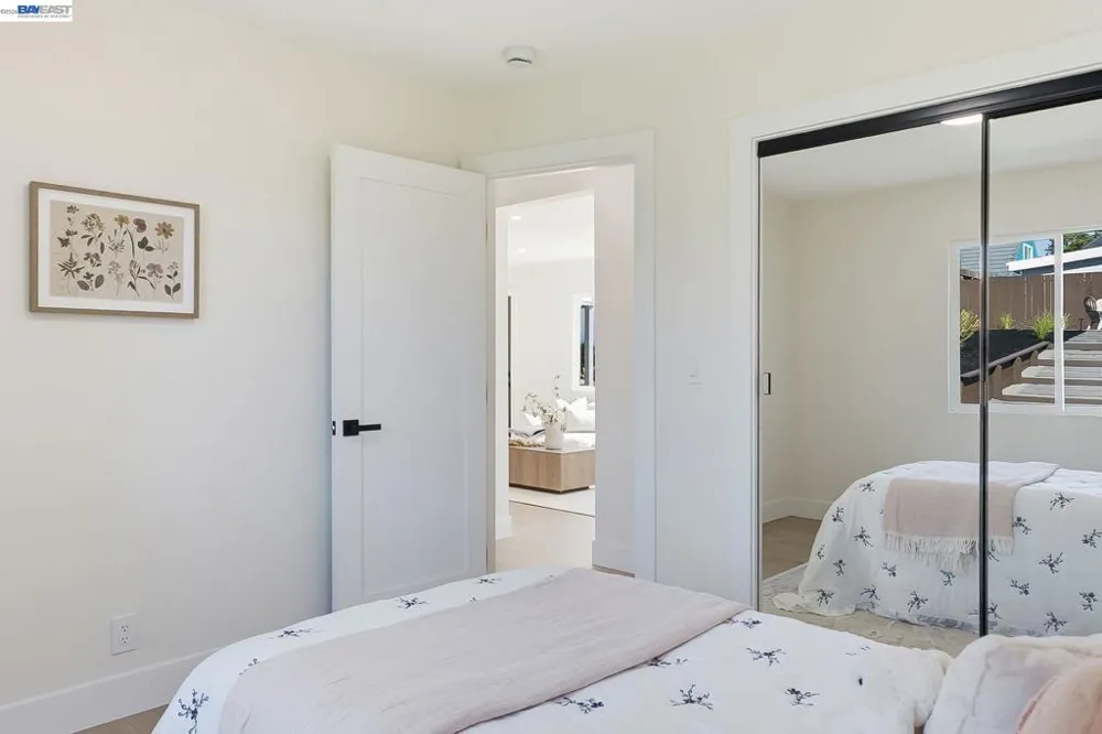 483 Heathcliff Dr Pacifica, CA 94044