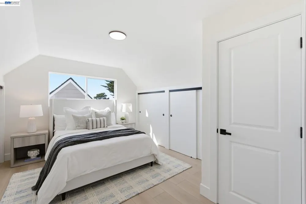 483 Heathcliff Dr Pacifica, CA 94044