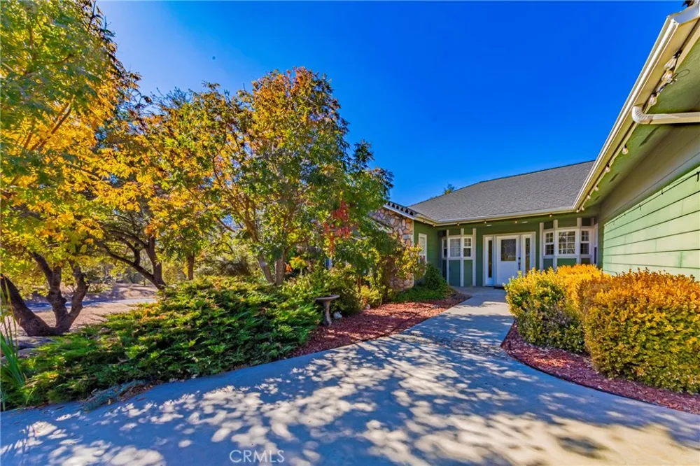 41282 Singing Hills Ahwahnee, CA 93601