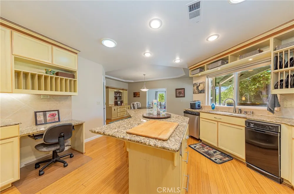41282 Singing Hills Ahwahnee, CA 93601