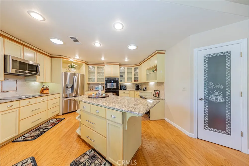 41282 Singing Hills Ahwahnee, CA 93601
