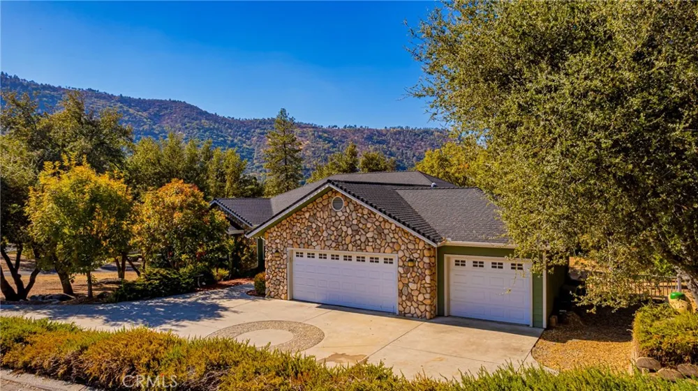 41282 Singing Hills Ahwahnee, CA 93601
