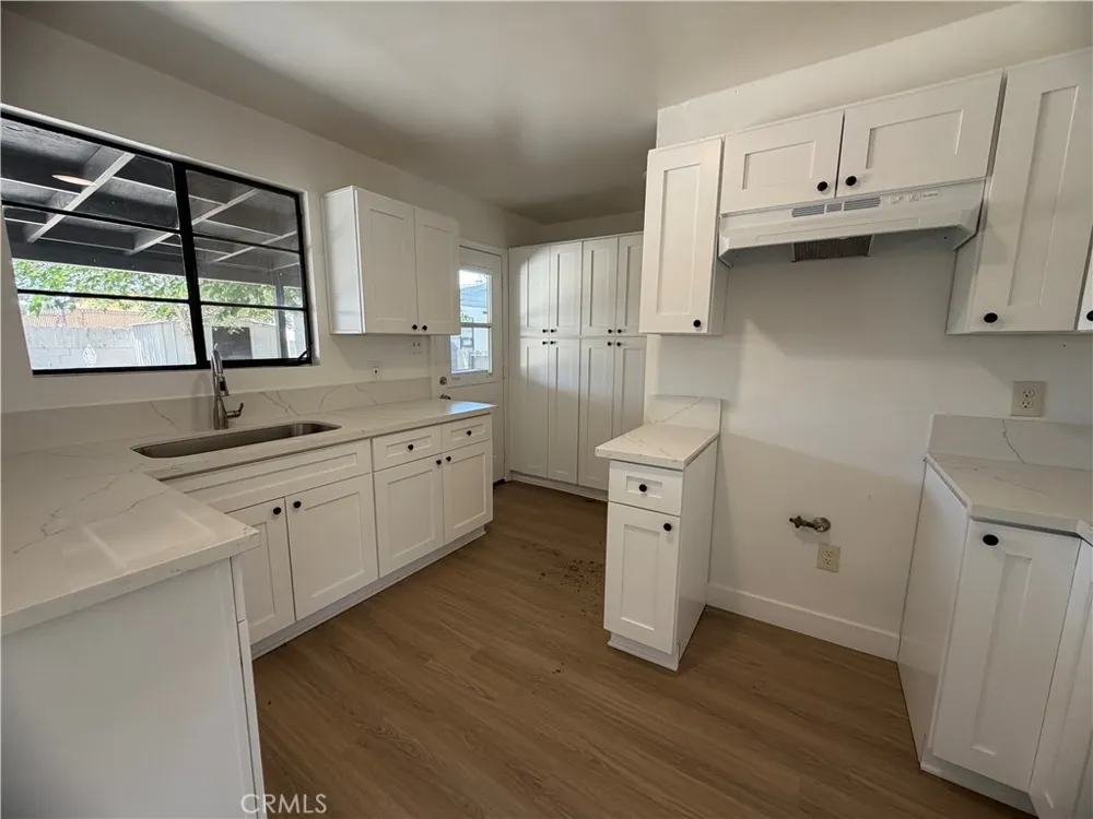 320 Frances Barstow, CA 92311