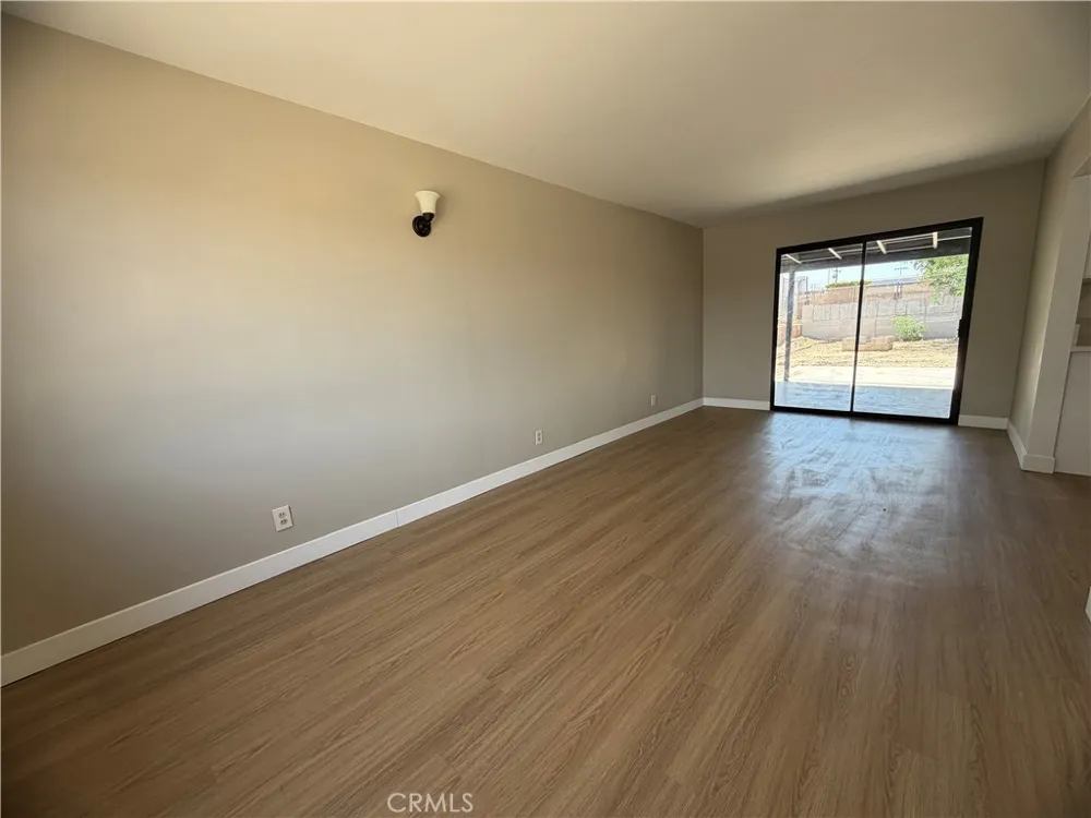 320 Frances Barstow, CA 92311