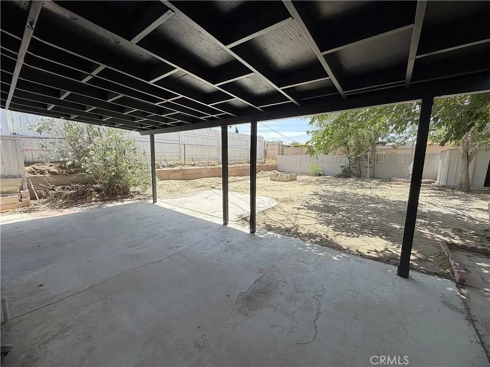 320 Frances Barstow, CA 92311