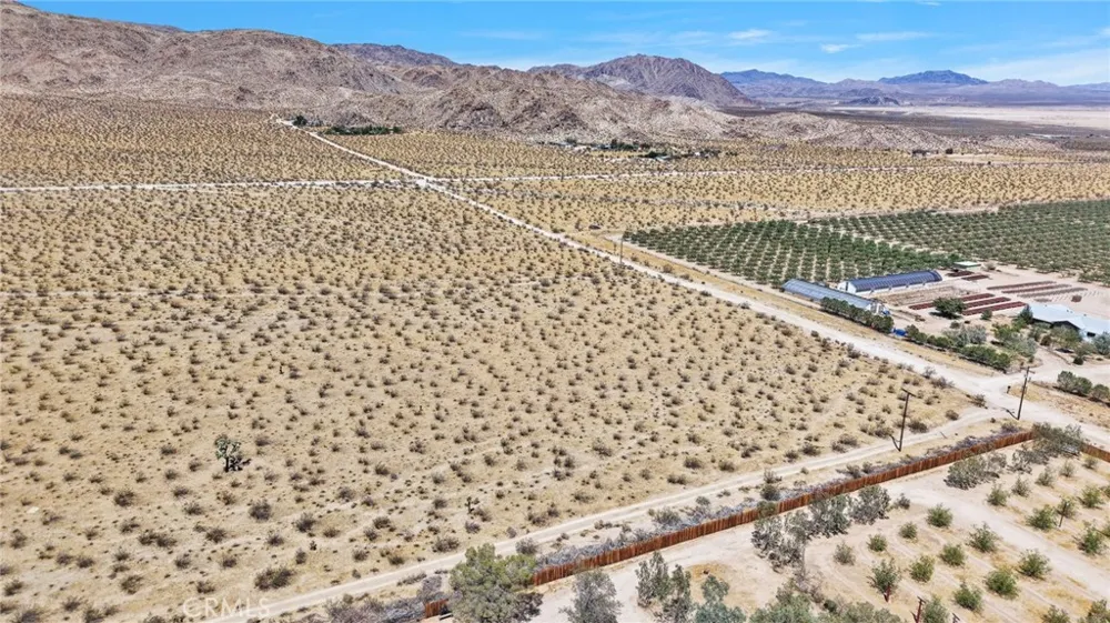 41 Cove Lucerne Valley, CA 92356