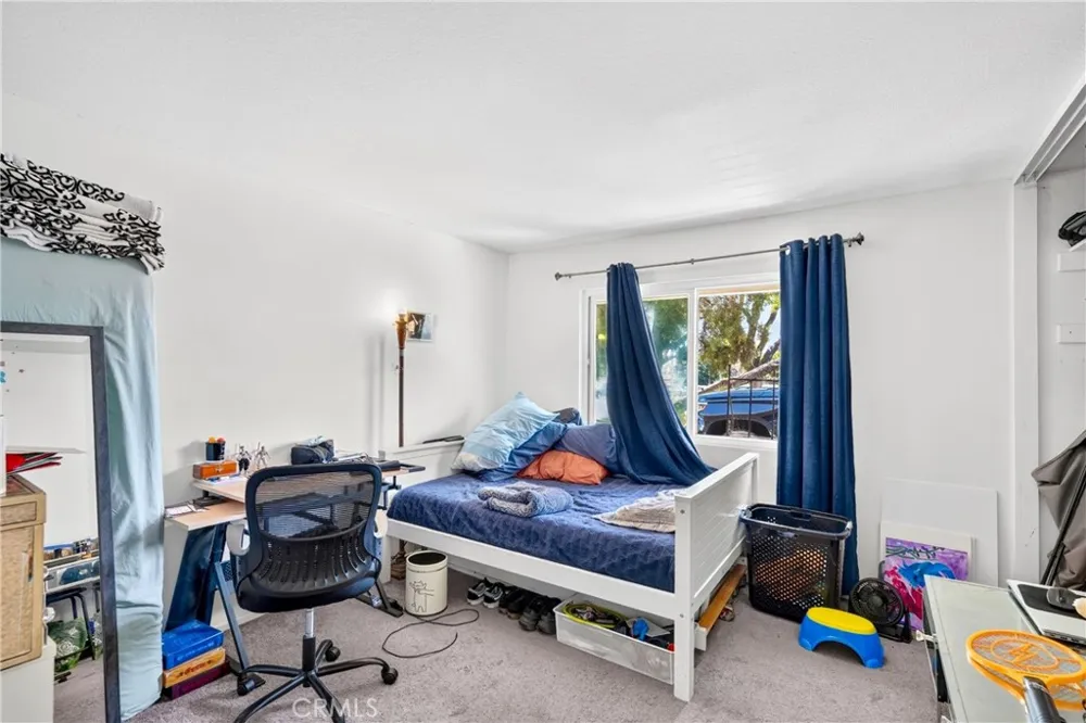 1215 Dickenson Upland, CA 91786