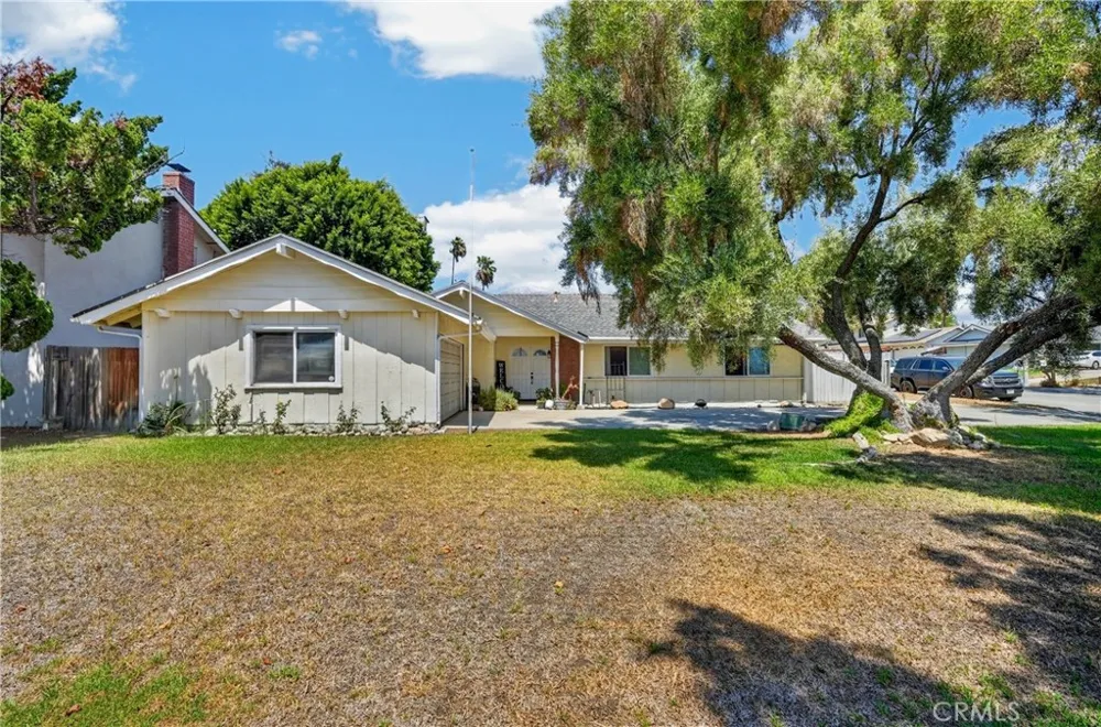 1215 Dickenson Upland, CA 91786