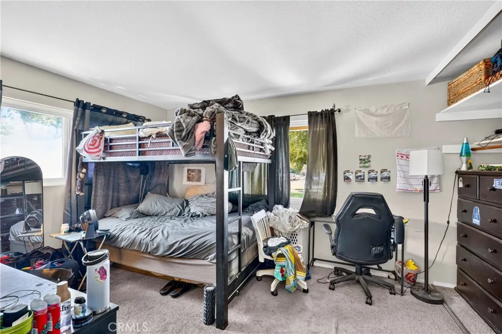 1215 Dickenson Upland, CA 91786