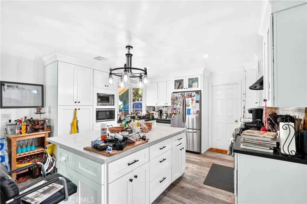 1215 Dickenson Upland, CA 91786