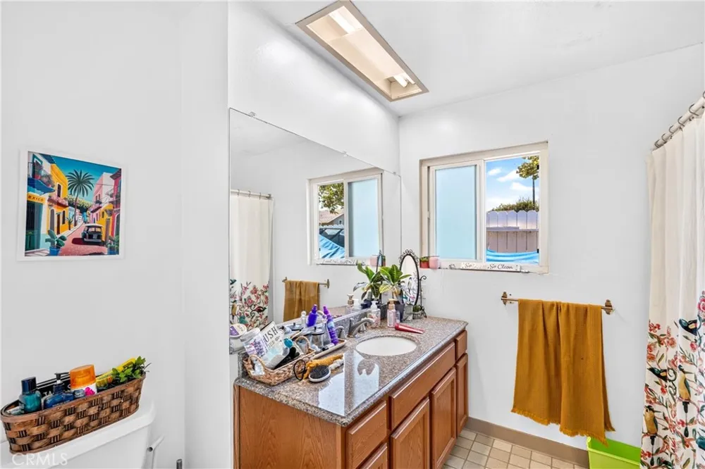 1215 Dickenson Upland, CA 91786