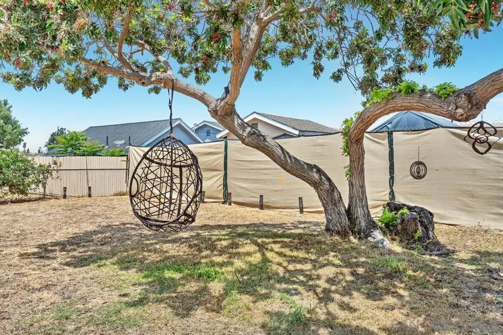 1005 E 2nd St National City, CA 91950