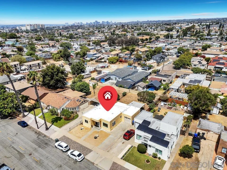 1005 E 2nd St National City, CA 91950