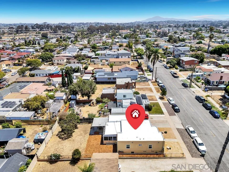 1005 E 2nd St National City, CA 91950