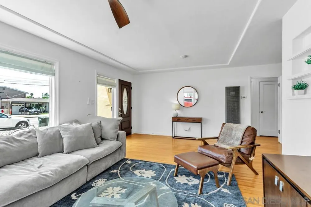 1005 E 2nd St National City, CA 91950