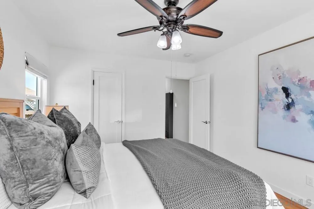 1005 E 2nd St National City, CA 91950