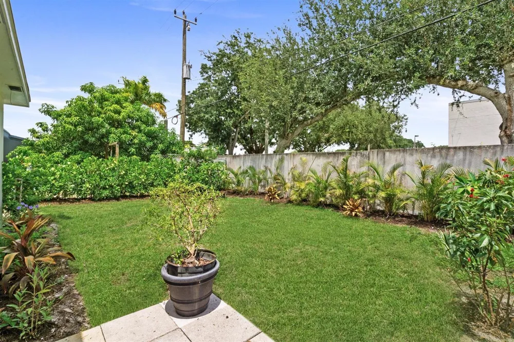 2600 NE 5th Avenue #2 Boca Raton, FL 33431