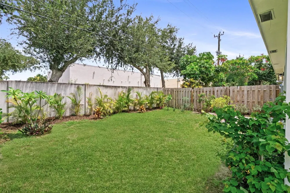 2600 NE 5th Avenue #2 Boca Raton, FL 33431