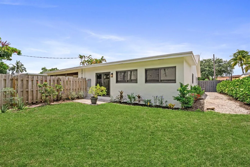 2600 NE 5th Avenue #2 Boca Raton, FL 33431