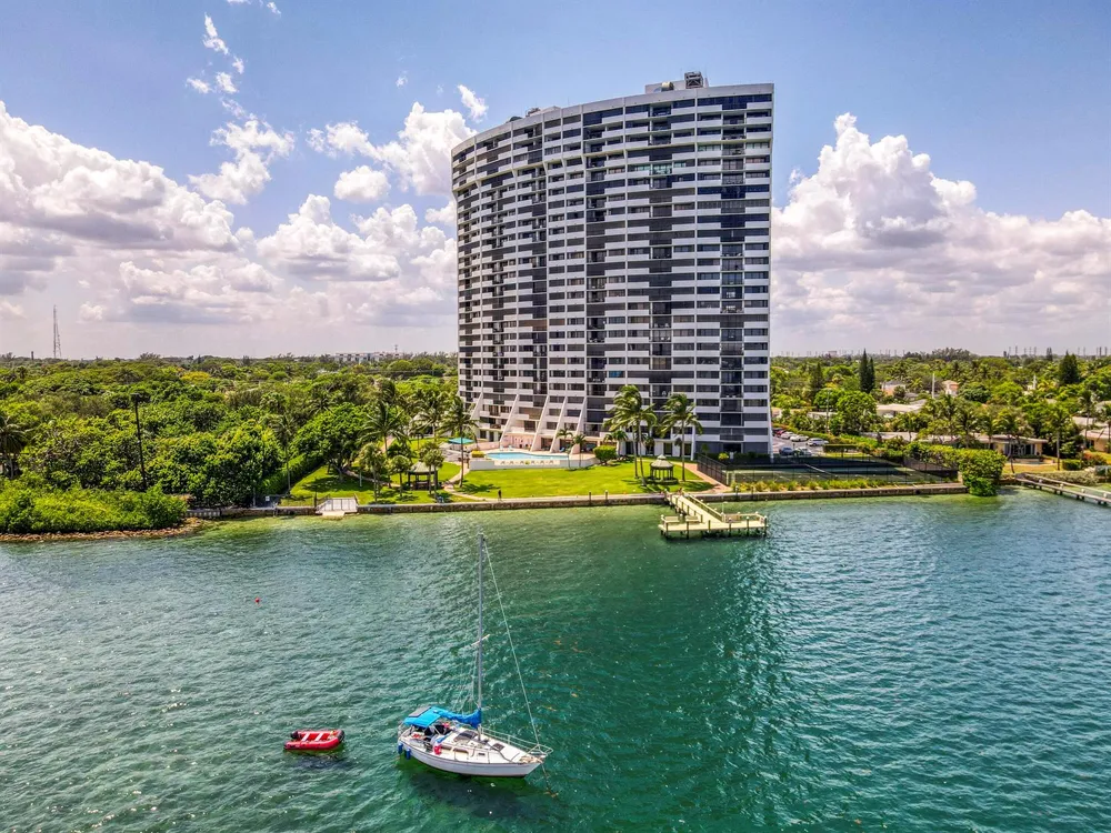 5200 Flagler Drive #1106 West Palm Beach, FL 33407