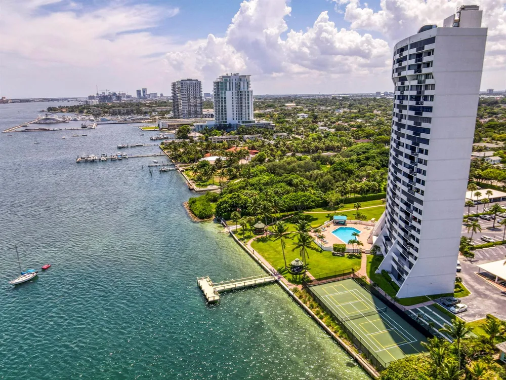 5200 Flagler Drive #1106 West Palm Beach, FL 33407
