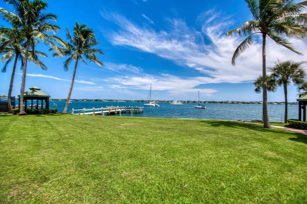 5200 Flagler Drive #1106 West Palm Beach, FL 33407