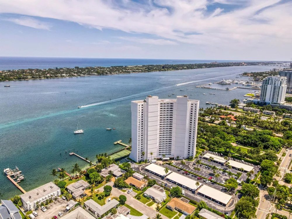 5200 Flagler Drive #1106 West Palm Beach, FL 33407