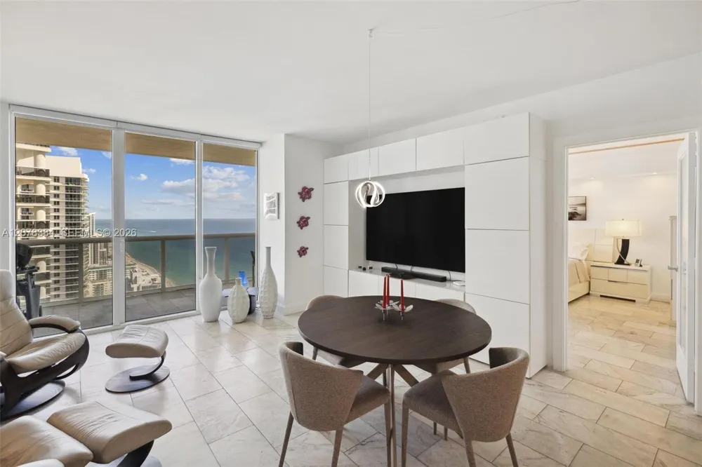 1830 S OCEAN DR #4210 Hallandale Beach, FL 33009